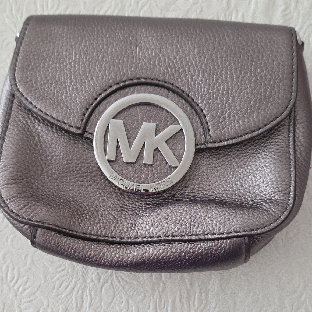 Authentic Michael Kors Pebble Leather Shimmering Pewter Mini Bag